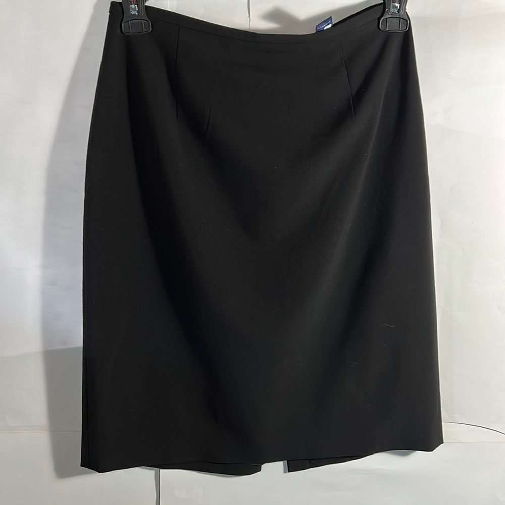 ANN TAYLOR, BLACK SKIRT SIZE 10